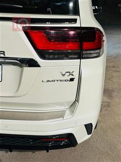 تۆیۆتا لاند کروزەر